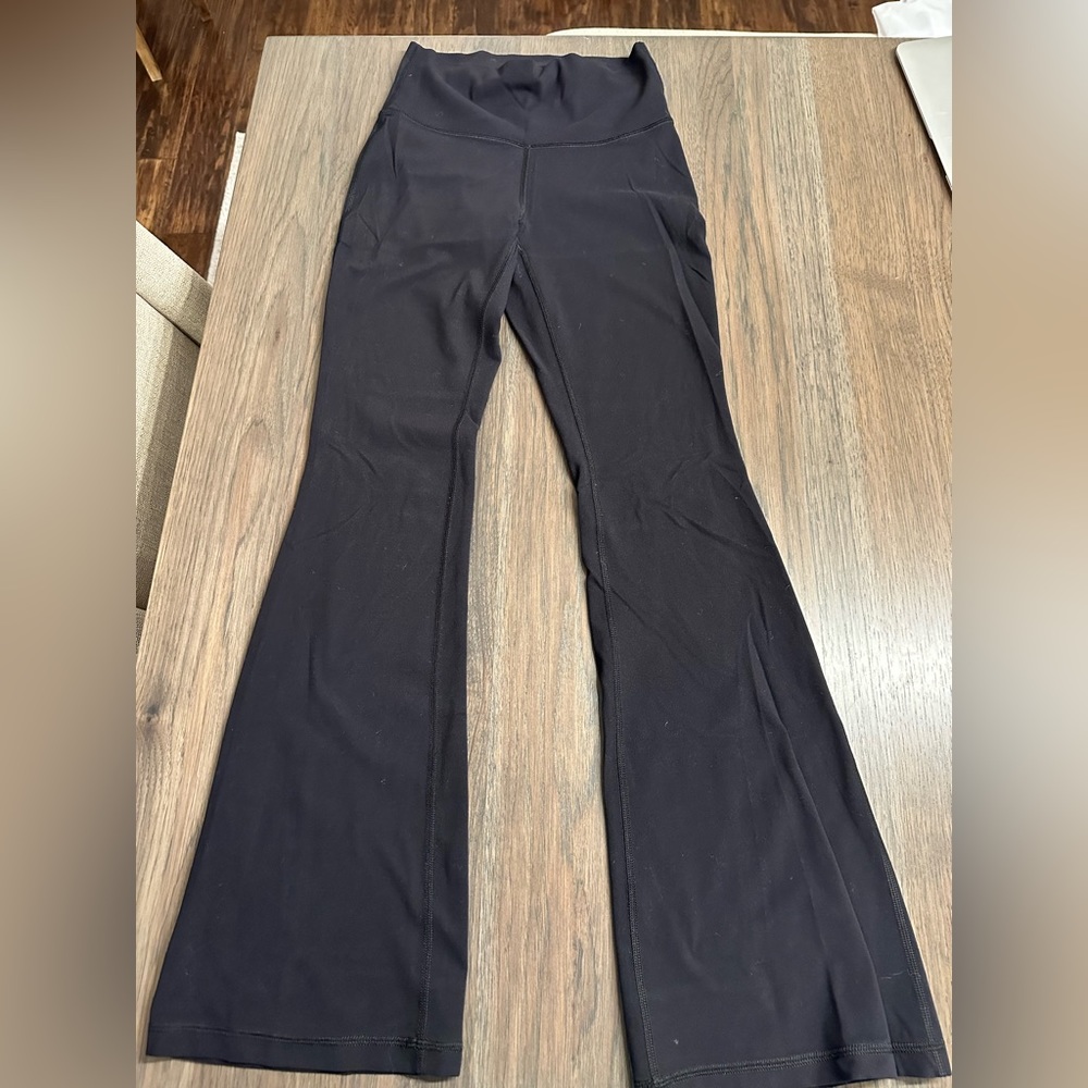 Women’s Aritzia TNAbutter Flare Hi Rise legging